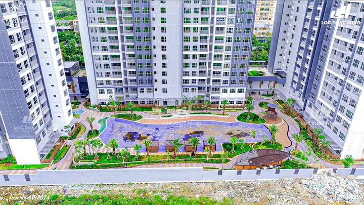 Khuôn viên công viên cây xanh dạo bộ nội khu Celesta Rise